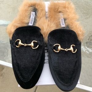 Cape Robbin Faux Fur and Faux Suede Slides